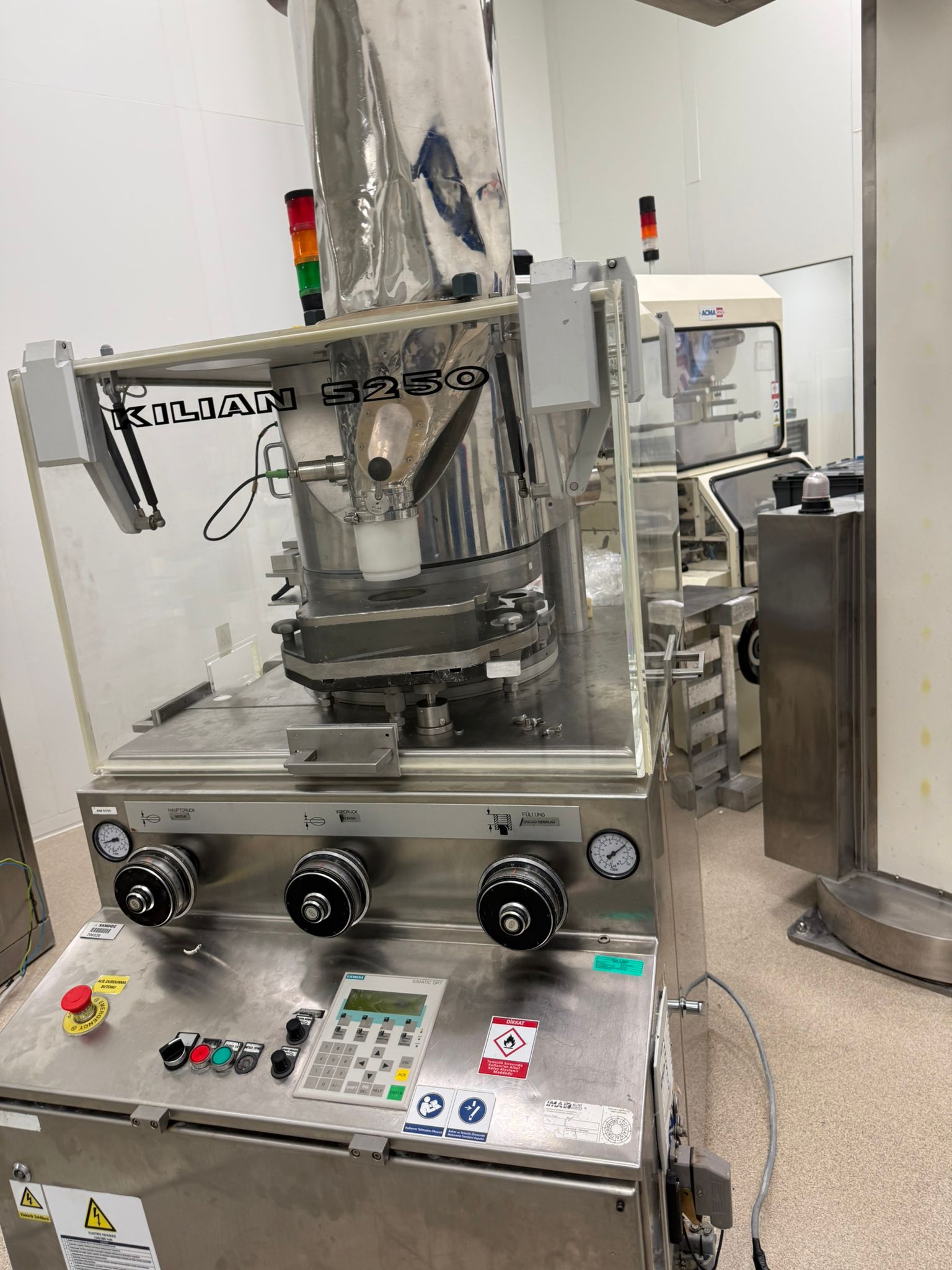 Presse à comprimés rotative KILIAN S 250