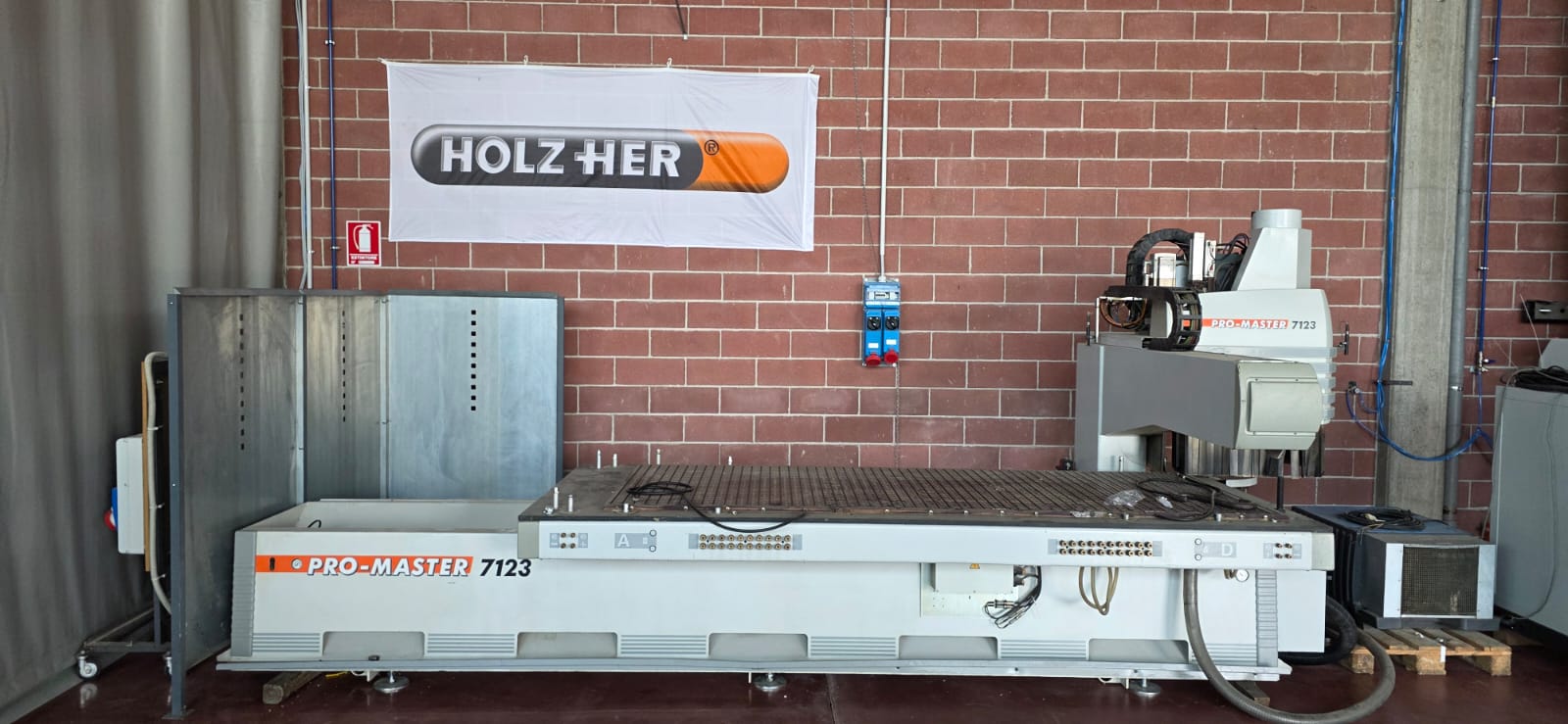 Centre d’usinage CNC bois Holz-her pro-master 7123F