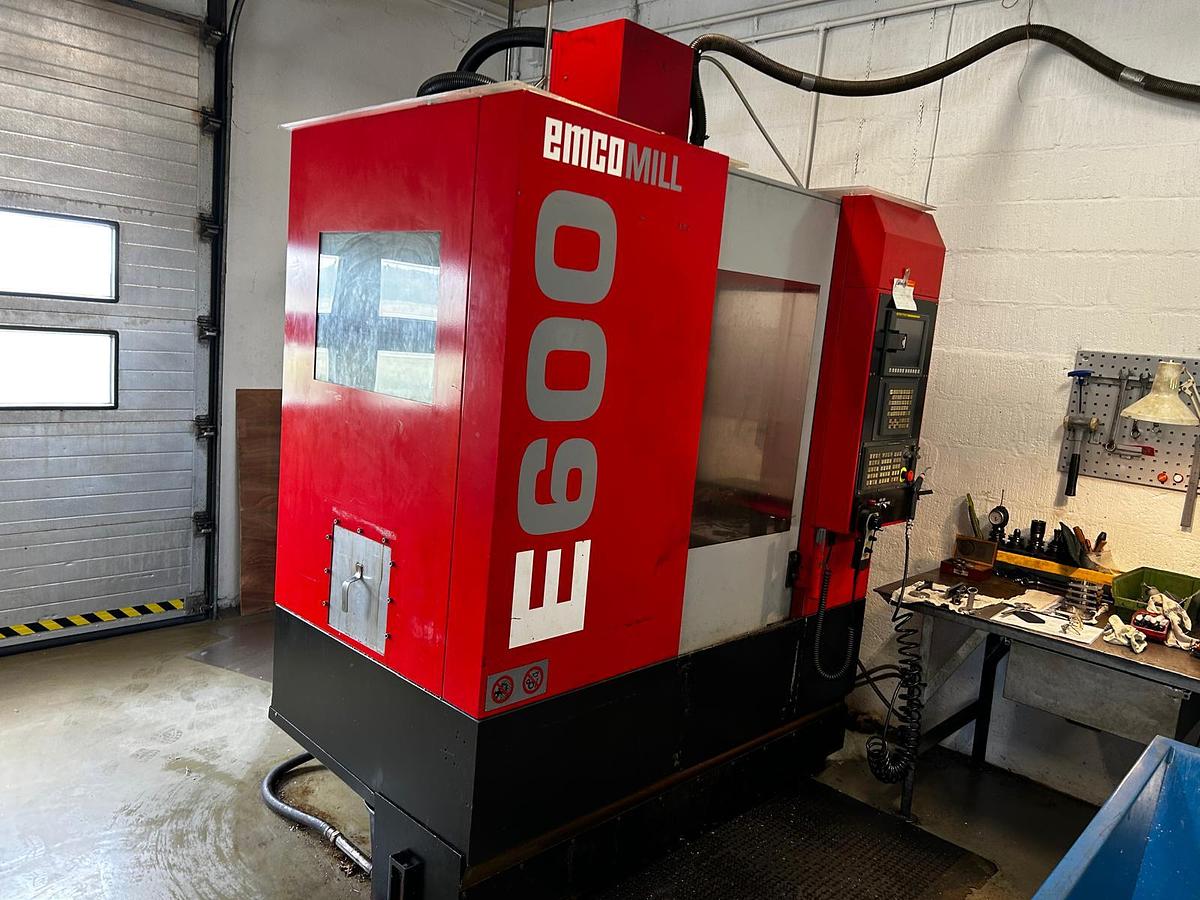 Centre d'usinage vertical EMCO E-600 d'occasion