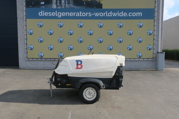 Engin de chantier Atlas Copco XAS5700 Faible nombre d'heures