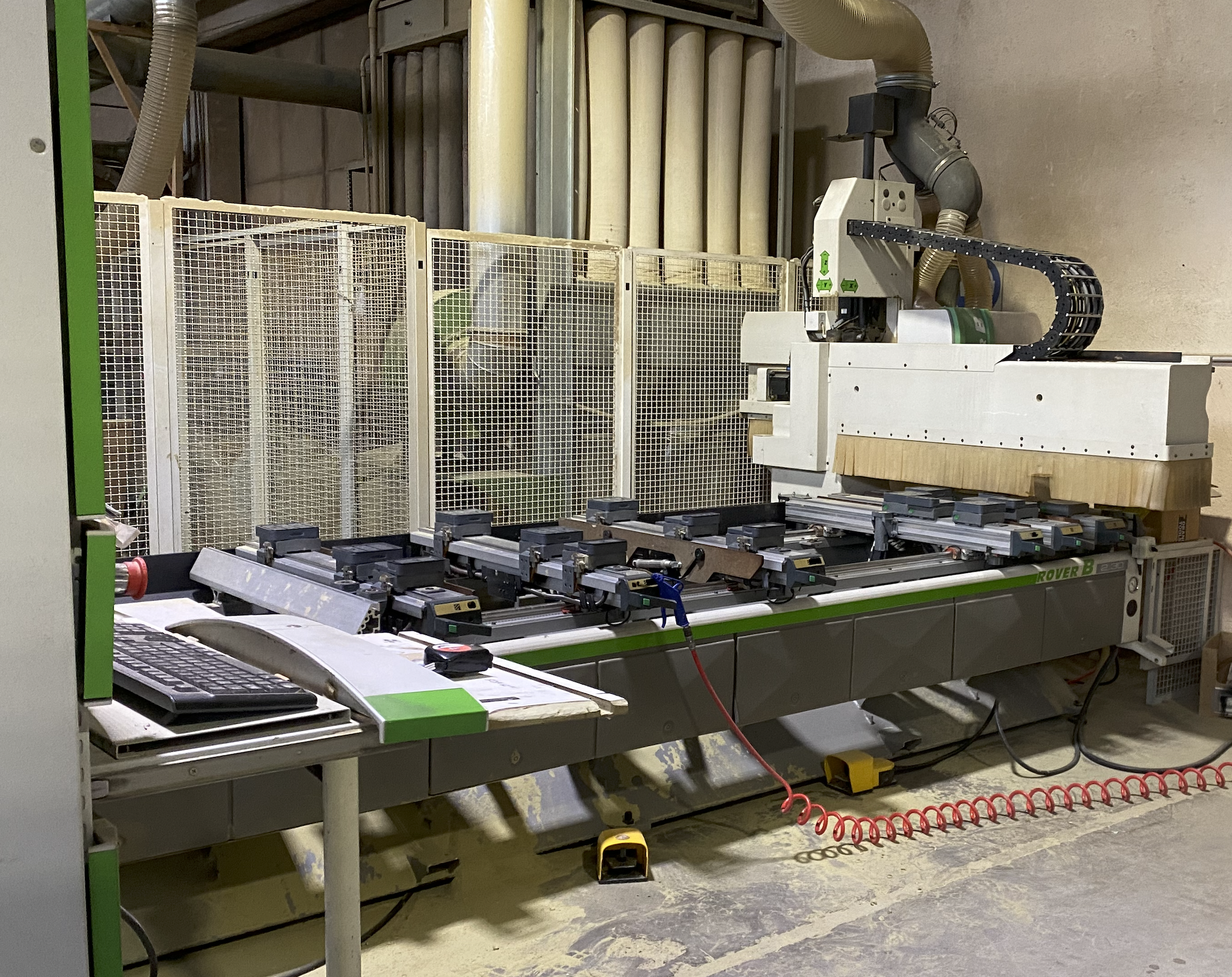 Centre d’usinage CNC bois pour portes et fenêtres BIESSE ROVER B. 2.30