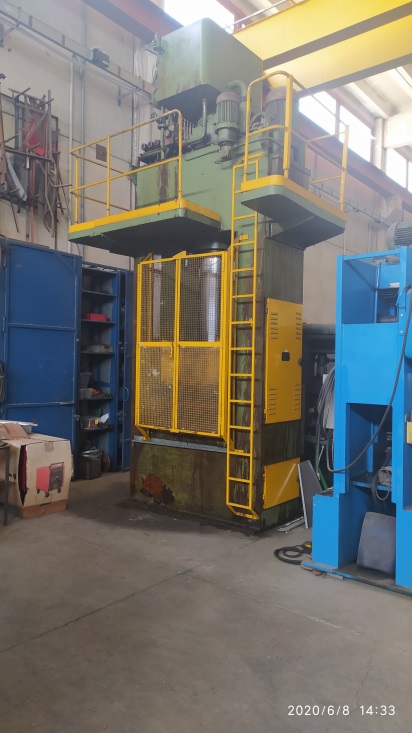 Presse hydraulique Cavenaghi e Ridolfi C.R. O.P.I 200 TON