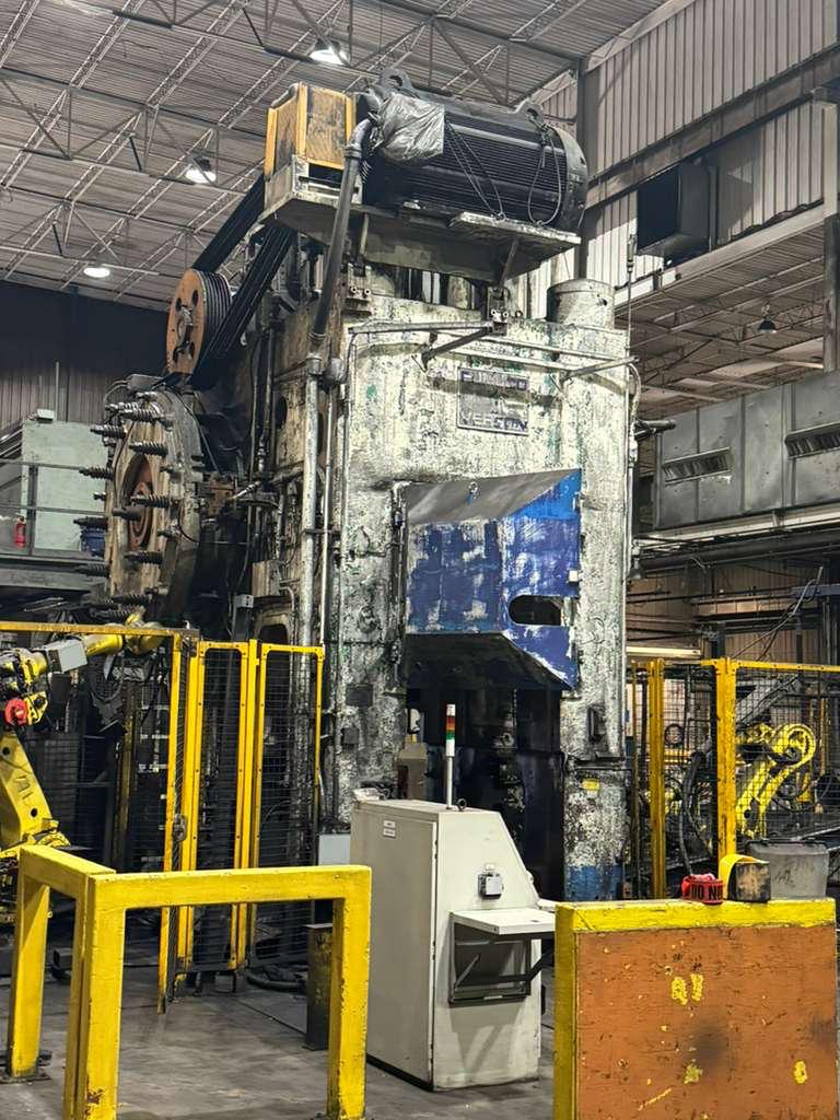 Capacité : 2500 tonnes 2500 tonnes Presse Forgeage à chaud Eumuco