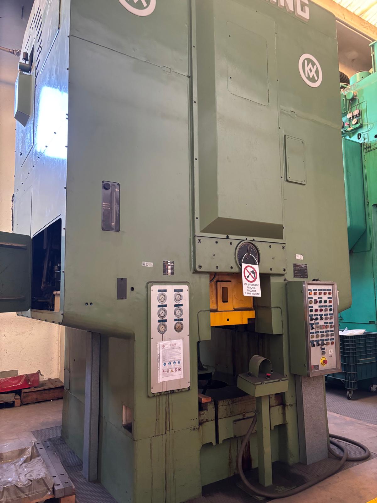 Presse Kieserling Capacity : 2000 tons