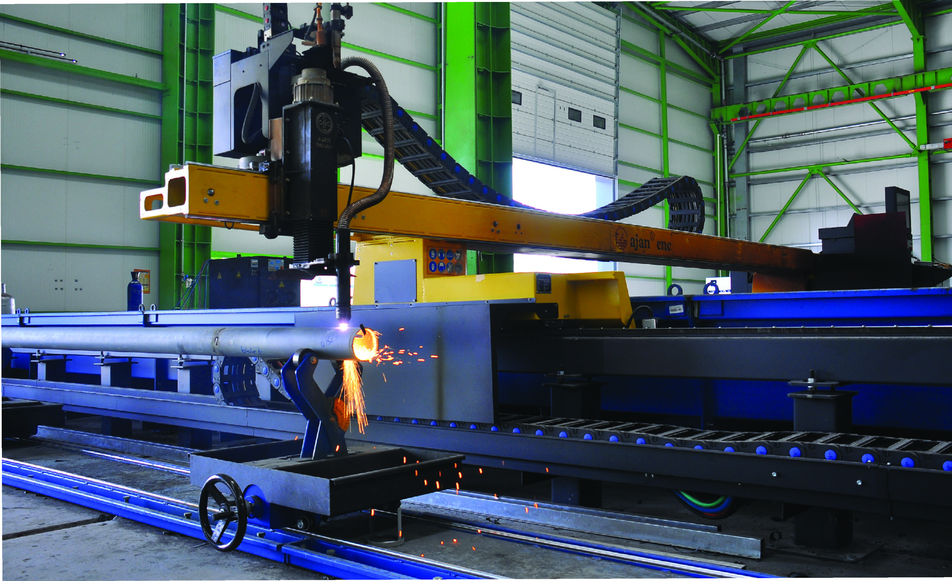 Ajan 3 meter x 12 meter CNC Plasma With Pipe Cutting Equipment (équipement de découpe de tubes)