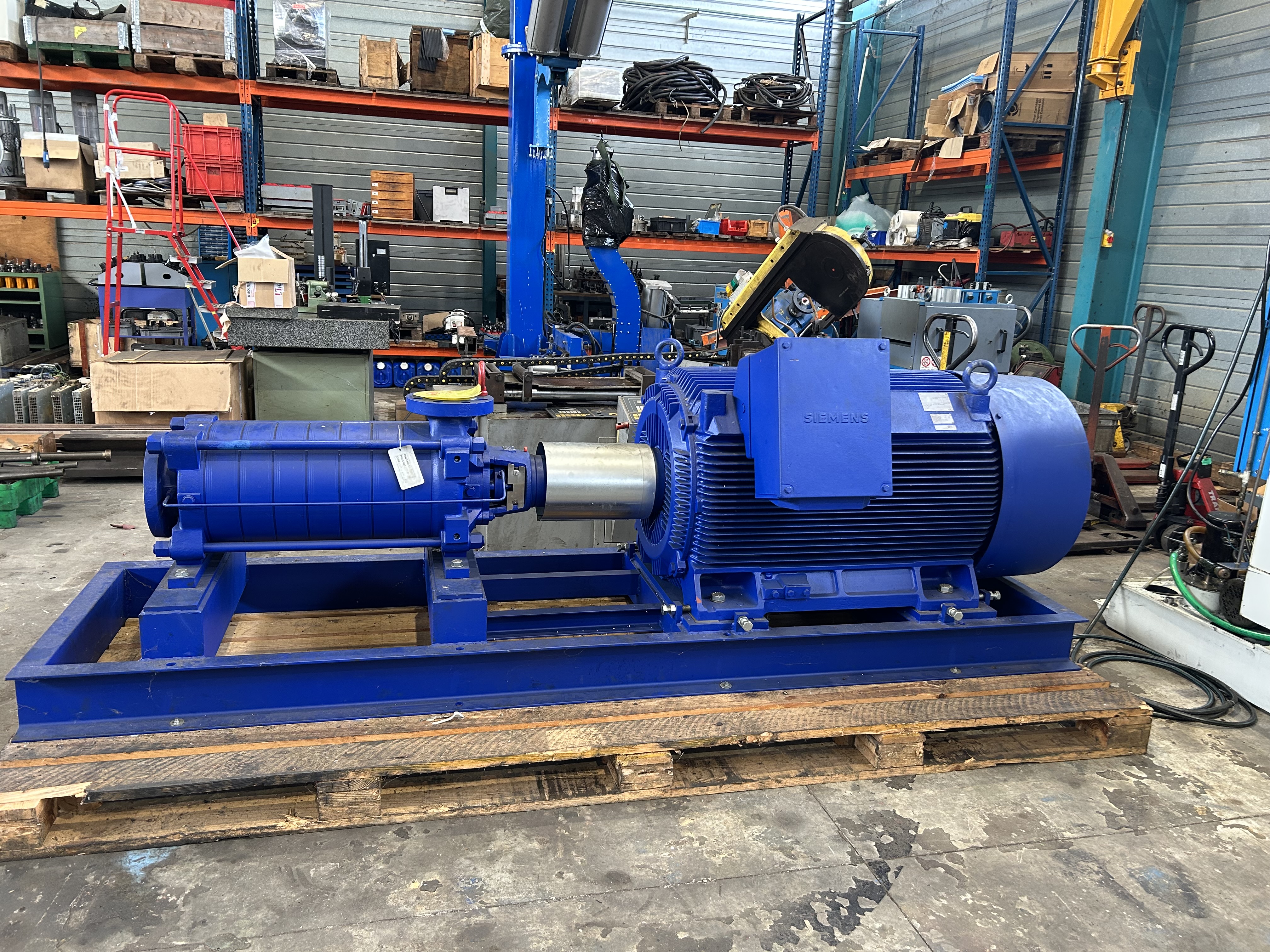 Pompe industrielle Siemens 3-МOT.1LA8 355-2AC60-Z No