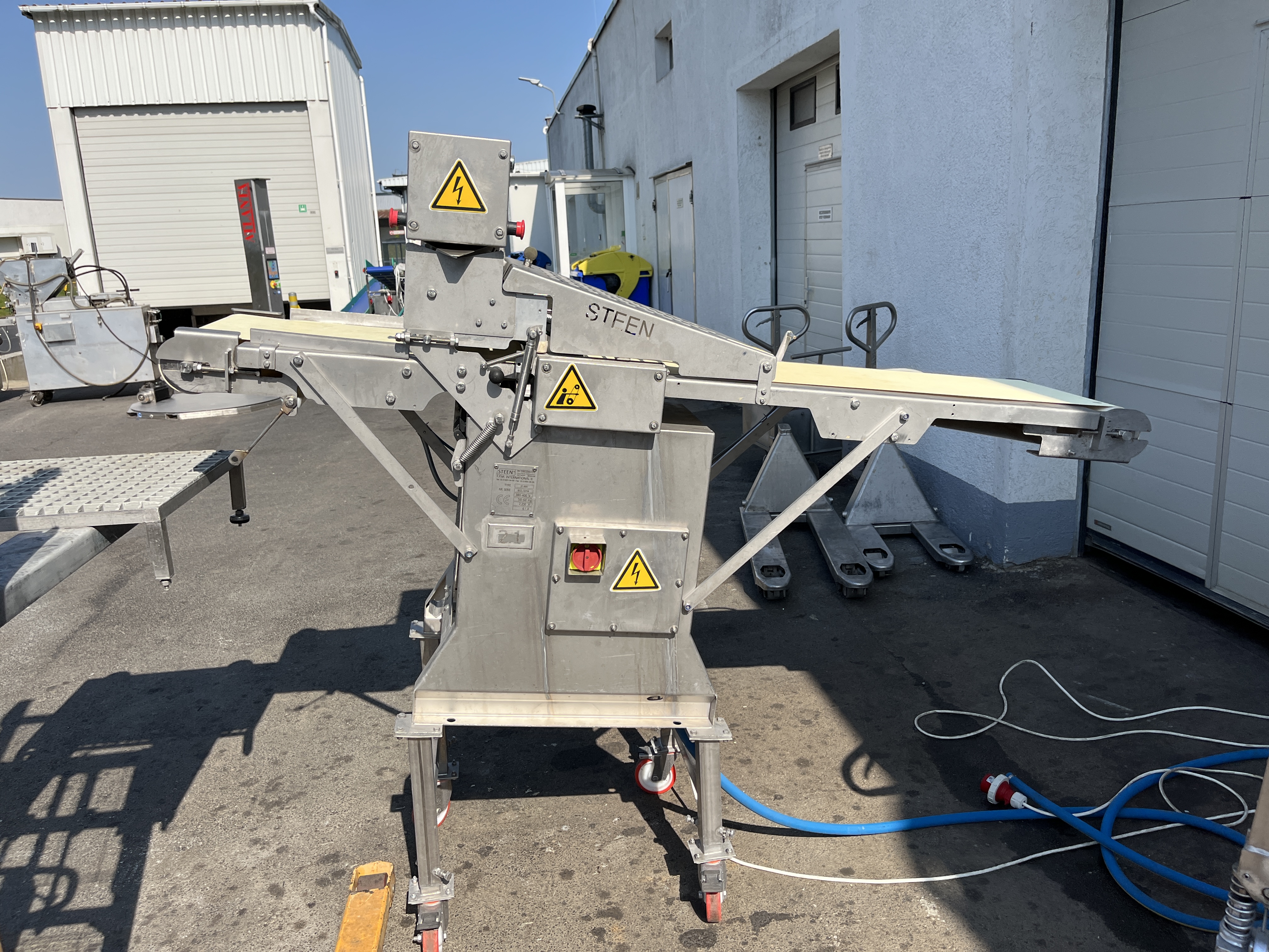Machine à éplucher Steen ST 600