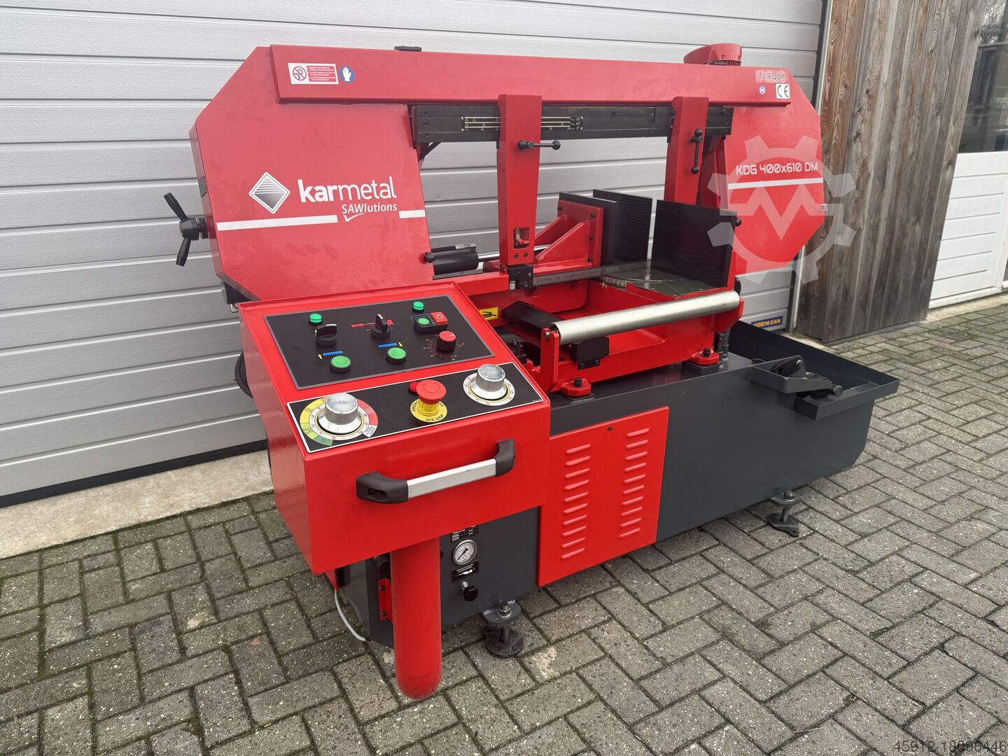 Scie à ruban pour métal Karmetal KDG 400