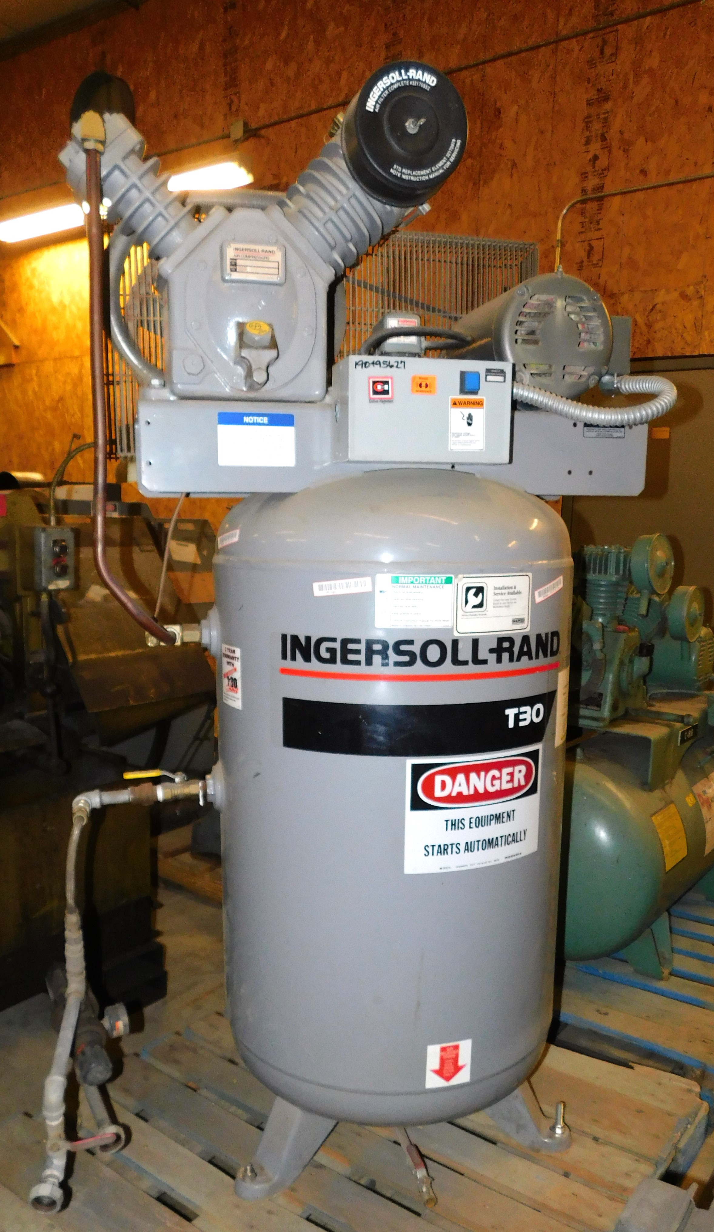 Compresseur d'air Ingersoll Rand T-30 7 1/2 HP 1997