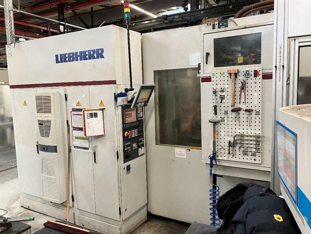 Tailleuse d'engrenages cnc à la fraise-mère LIEBHERR LC200