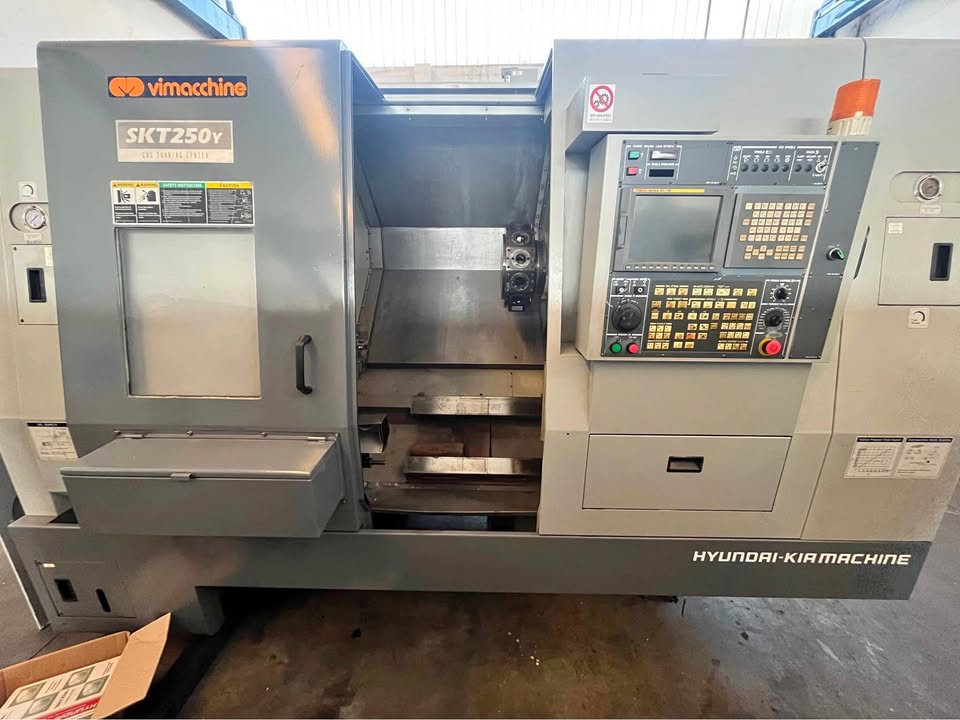 Tour motorisé cnc Hyundai kia SKT 250 Y d'occasion