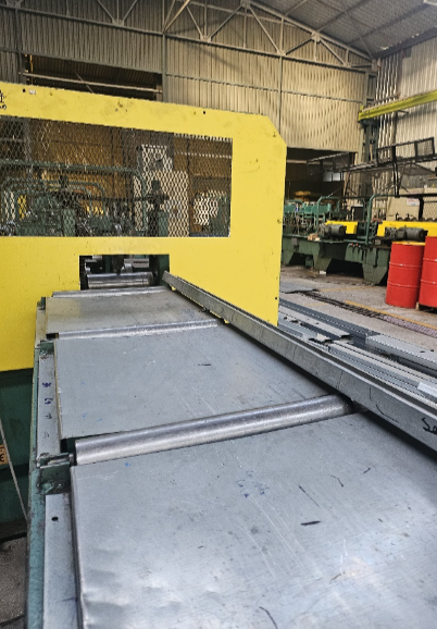 Machine de tôlerie Hayes SWP 250 STUD MILL