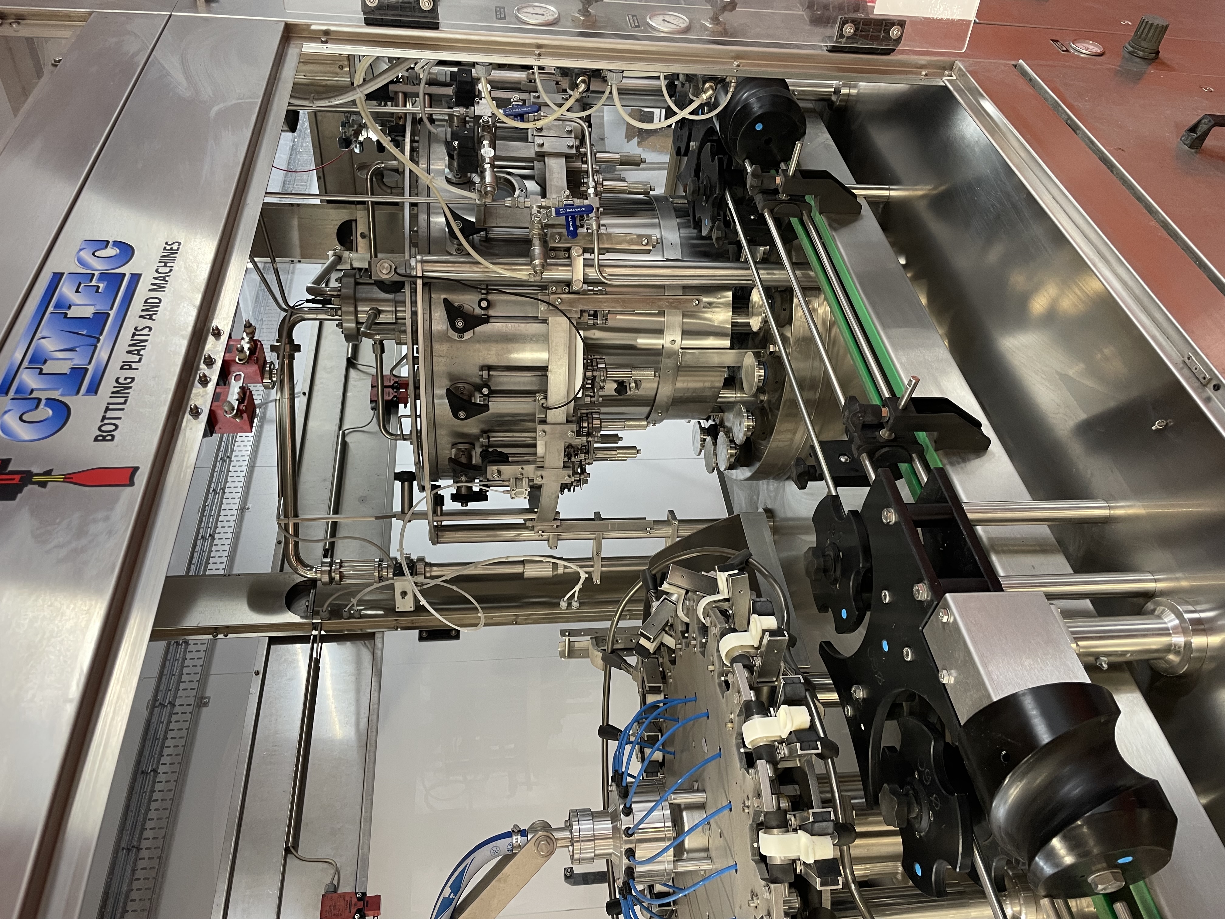 Ligne de remplissage de bouteilles en verre non consignées Cimec Monobloc 16-16-1
