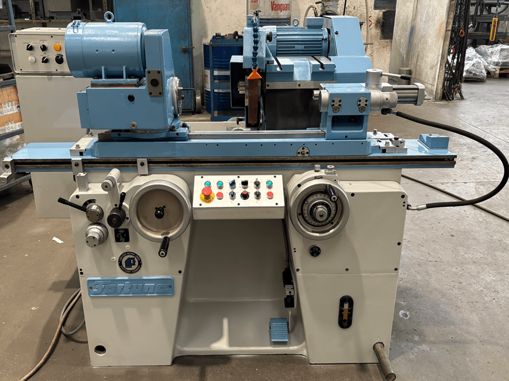 Rectifieuse cylindrique FORTUNA 550x200 d'occasion