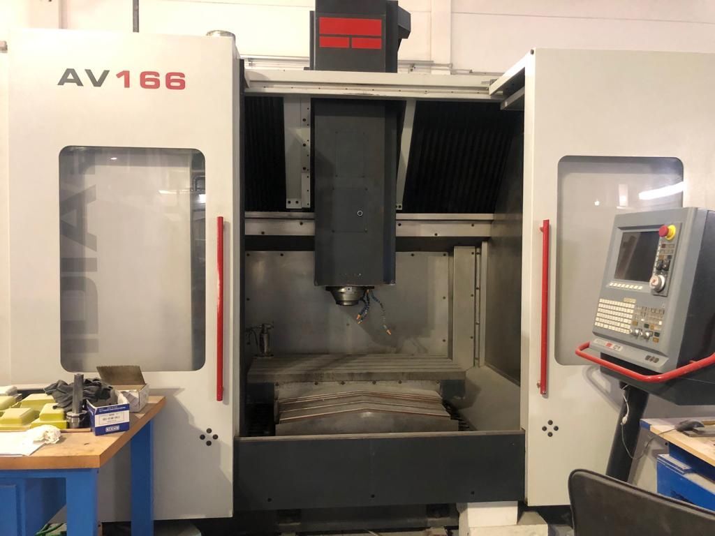 Centre d'usinage vertical Fidia AV 166 d'occasion