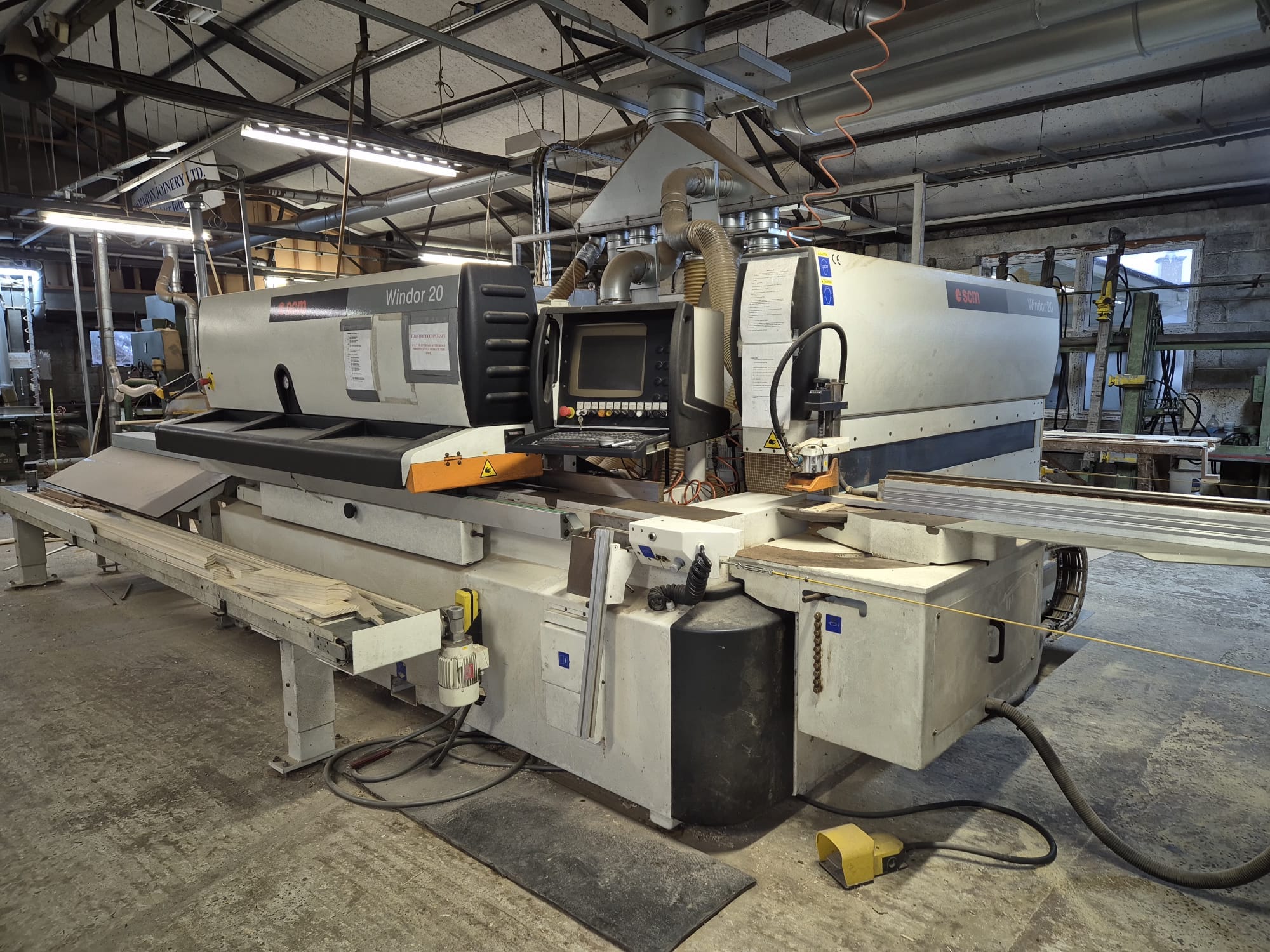 Centre d’usinage CNC bois pour portes et fenêtres SCM Windor 20