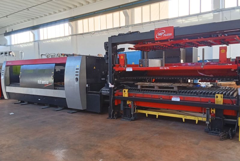 Machine de découpe laser AMADA FLC3015AJ