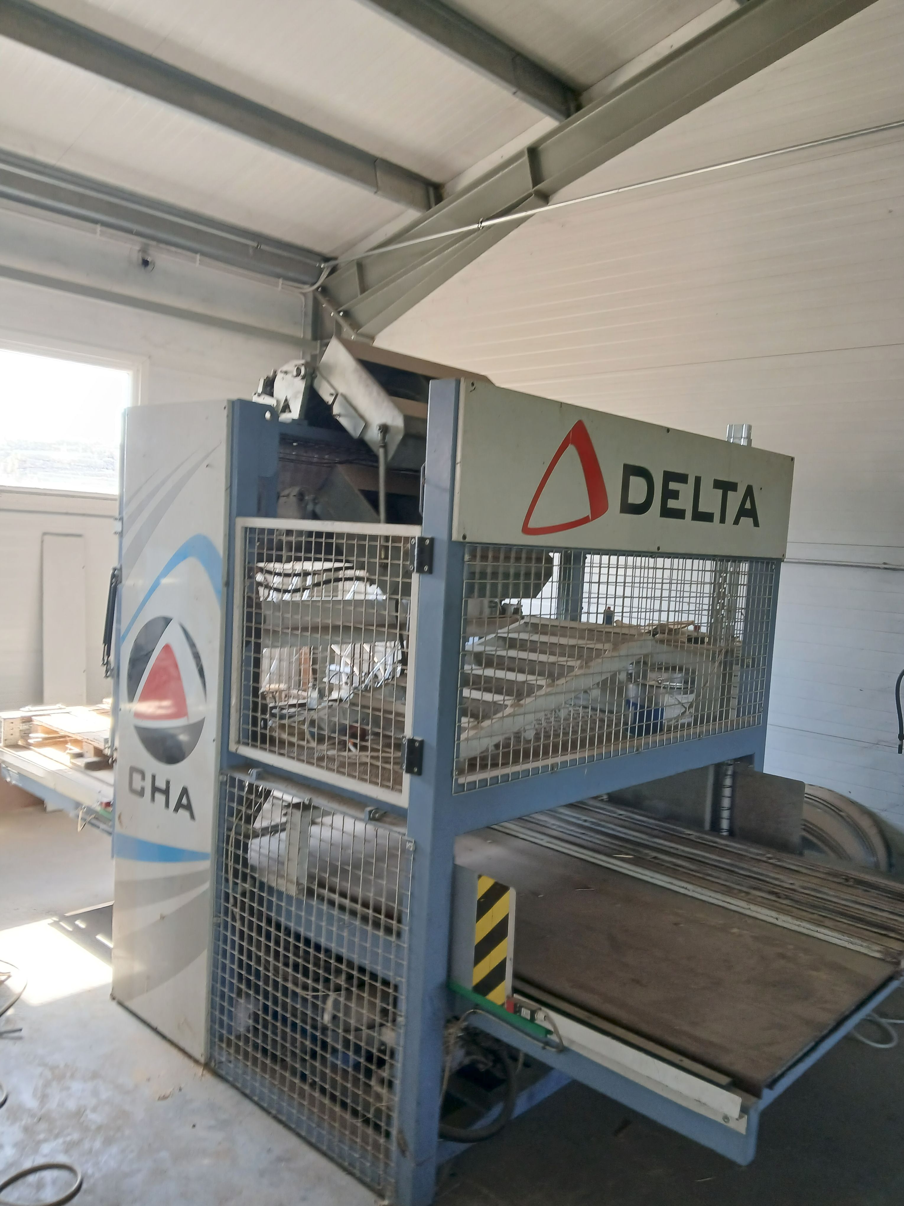 Agrafeuse hydraulique Delta Cha à vendre