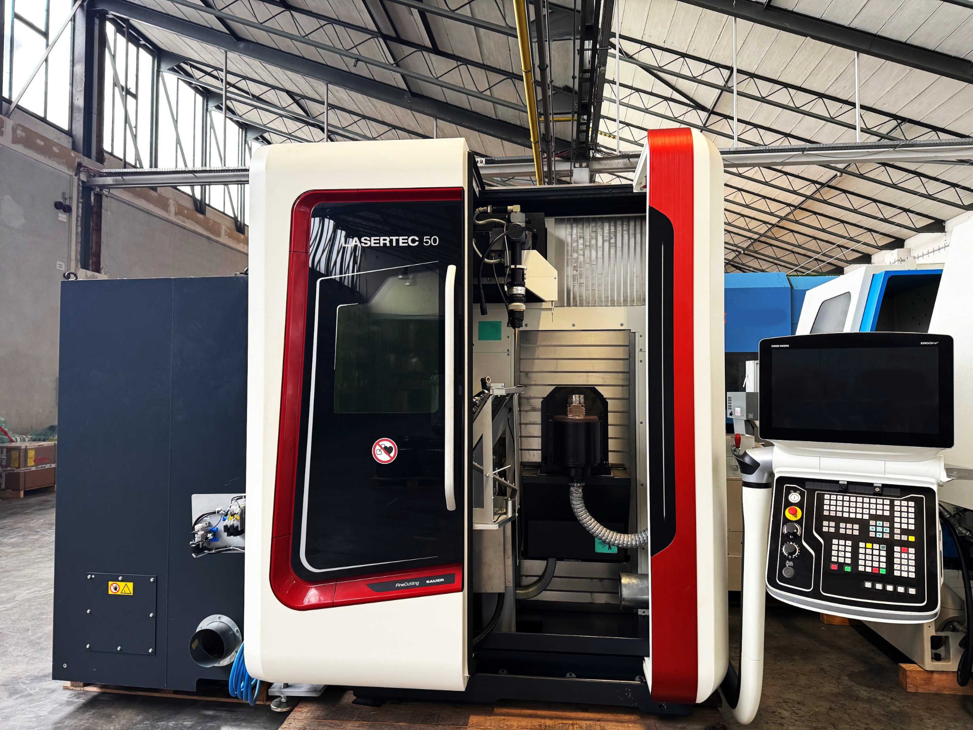 Machine de découpe laser DMG Mori Seiki LaserTec 50