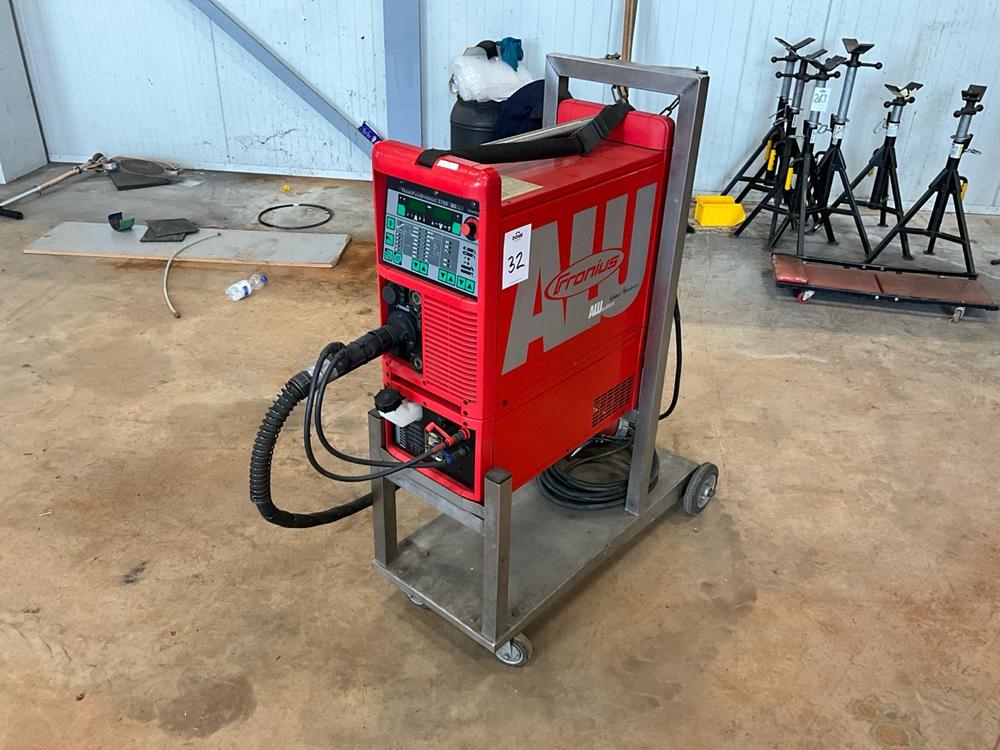 Machine de tôlerie Fronius TransPulsSynergic 2700