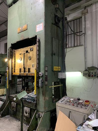 Presse mécanique d'occasion 200 tonnes marque AGOSTINO COLOMBO