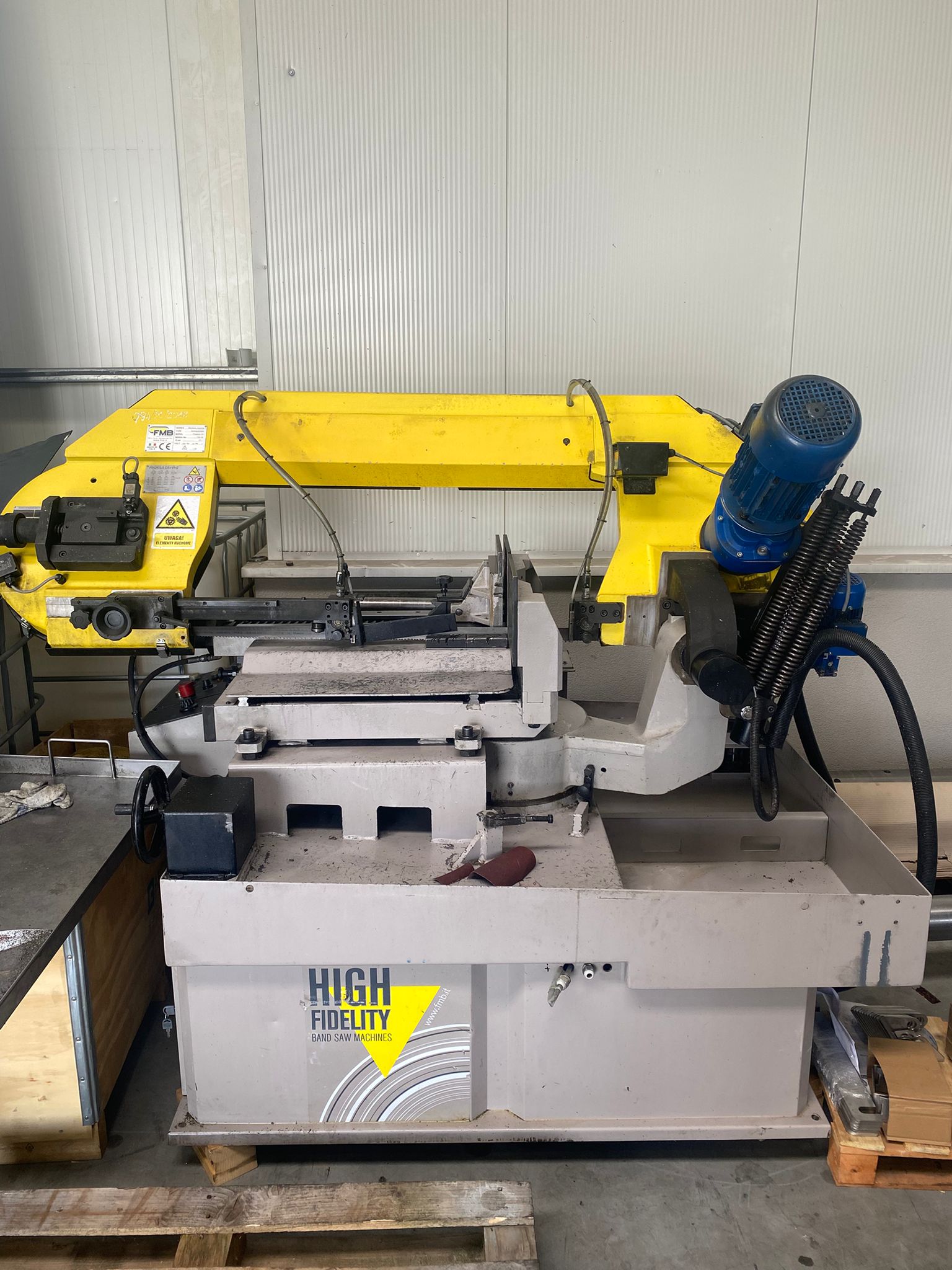 Scie à ruban pour métal FMB Pegasus DS + Rollercut CNP1M4