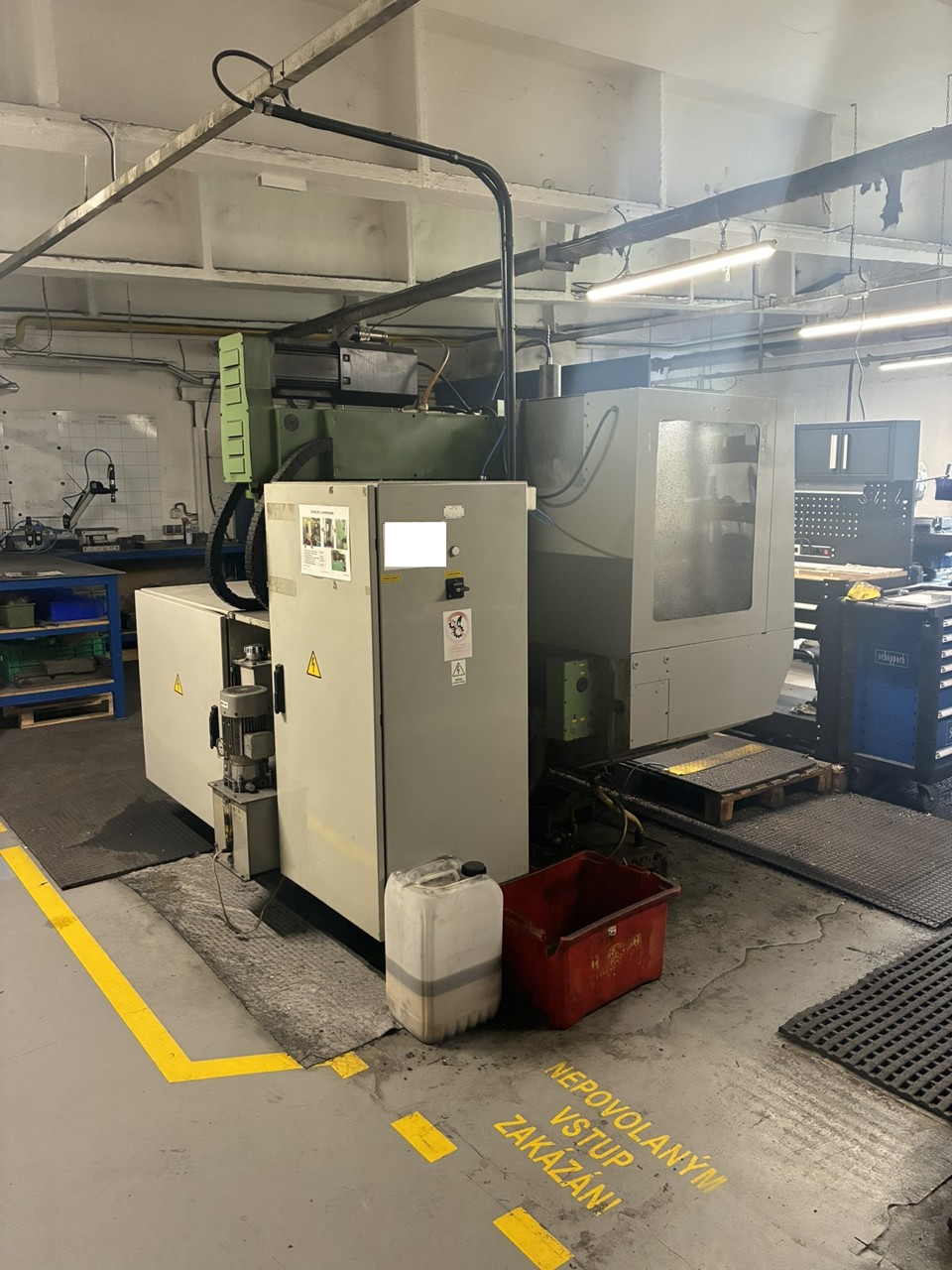 Fraiseuse CNC à banc fixe INTOS FNG 40 CNC A