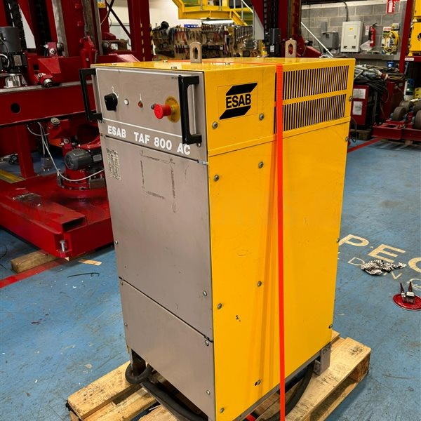ESAB TAF 800 AC Subarc Power Source (Source d'alimentation subarc)