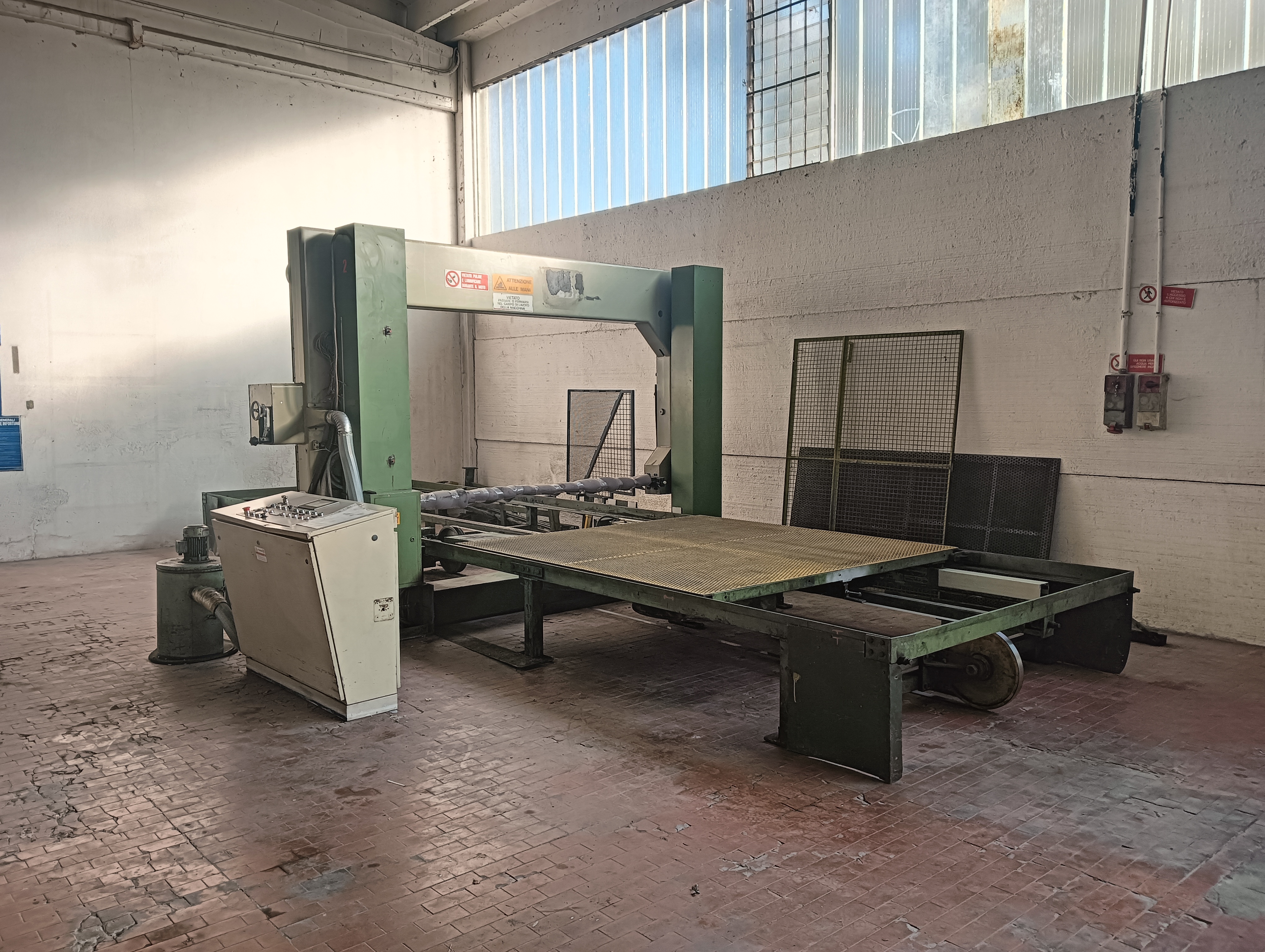 Thermoformeuse à bobine Baumer Bsl 204