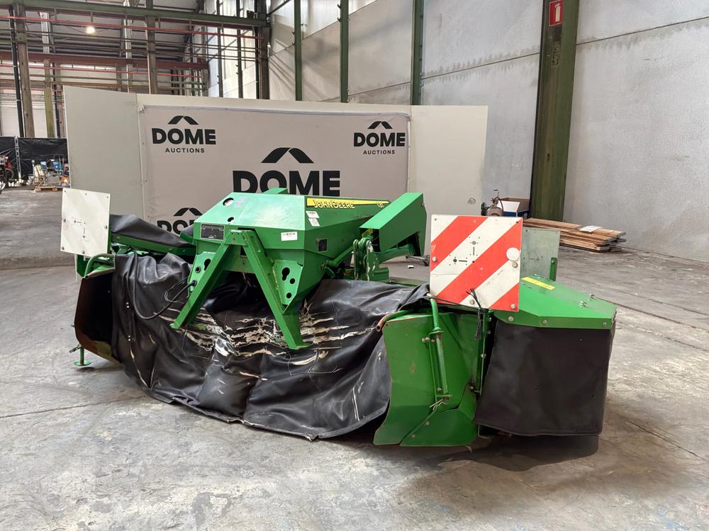 Machine agricole John Deere CC0131