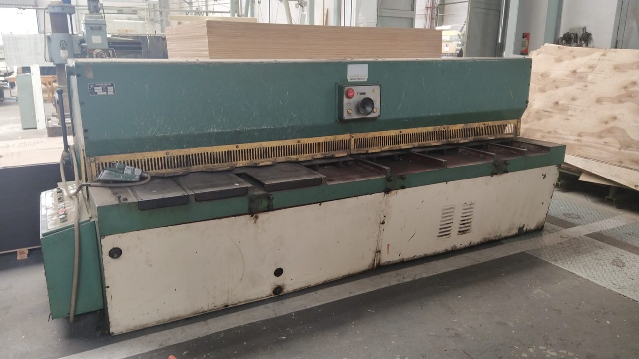 Cisaille guillotine hydraulique DIGEP DLB-4/3050