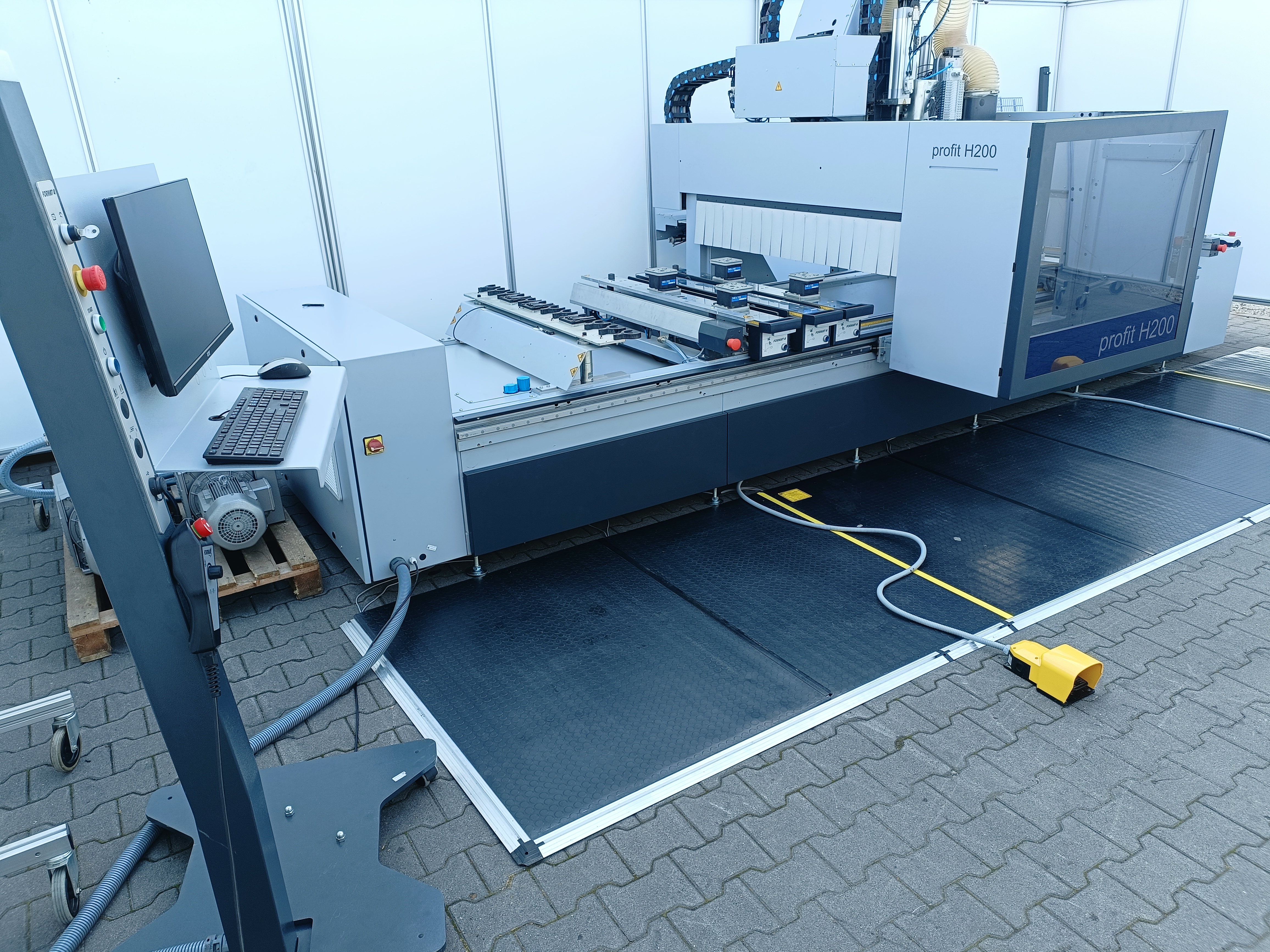 Centre d'usinage CNC pour le bois FORMAT4 PROFIT H200R 13.33