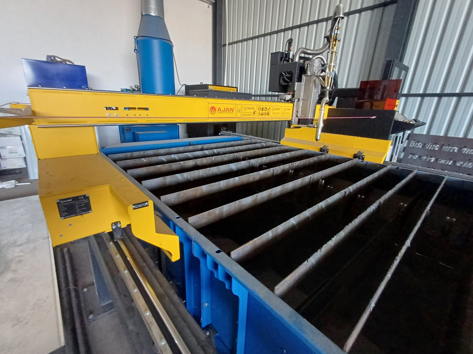 Machine de découpe plasma Ajan 260 Amper