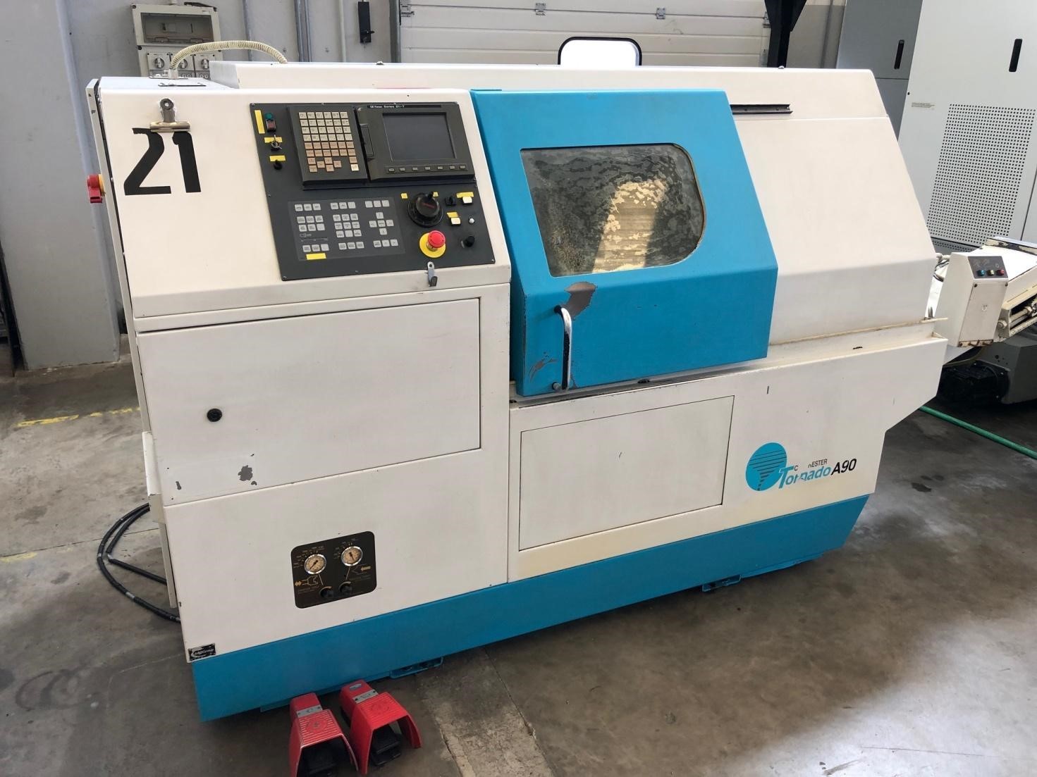 Tour cnc avec outils fixes Colchester TORNADO A90 d'occasion