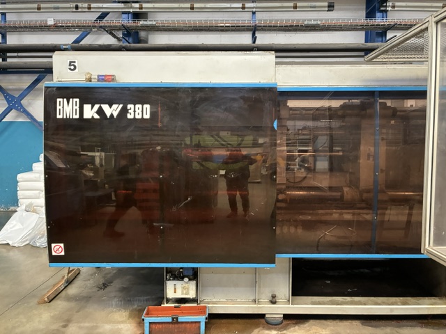 Presse à injecter BMB 380T KW 220