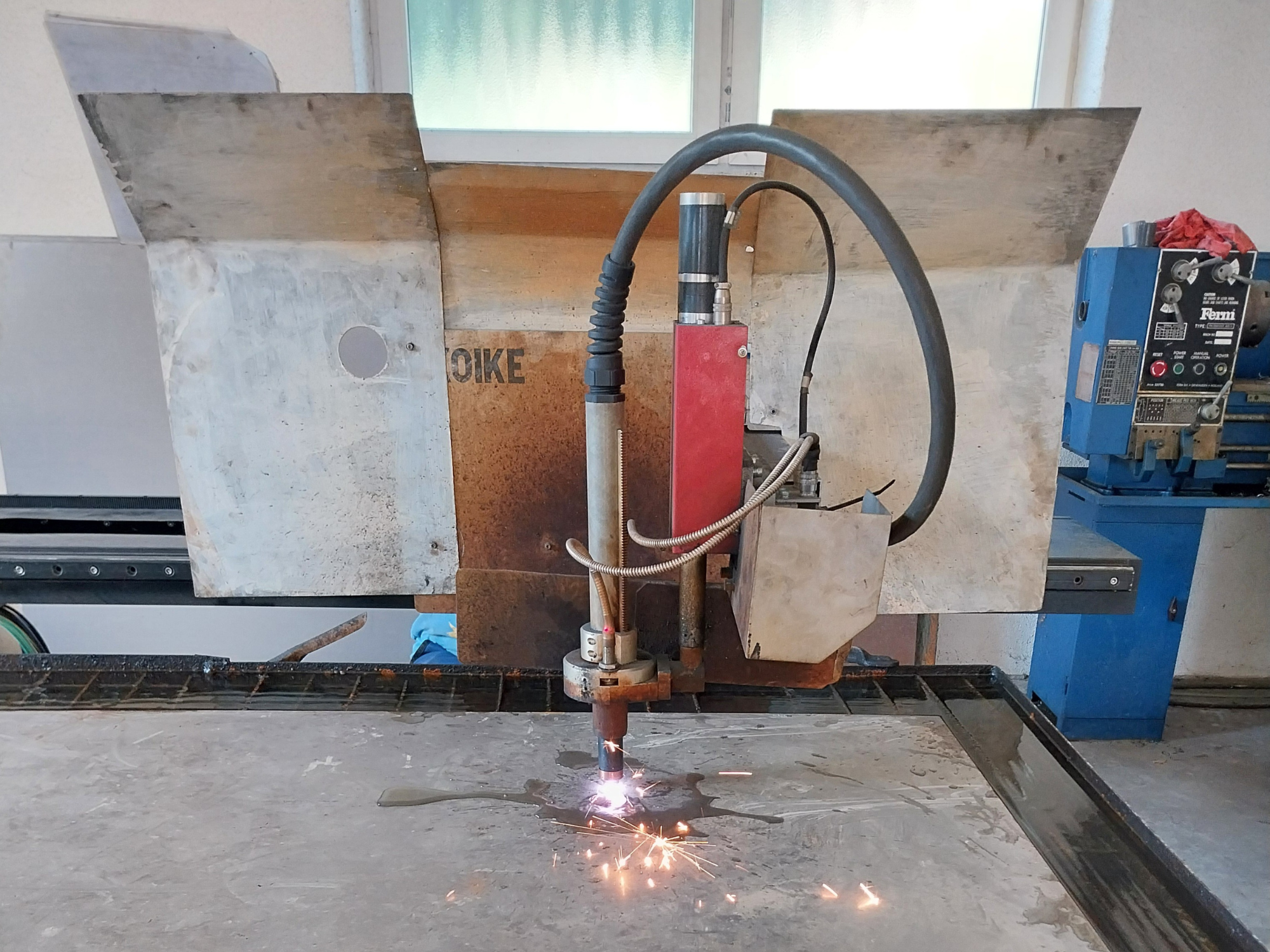Machine de découpe plasma KOIKE PNC 13 exteme