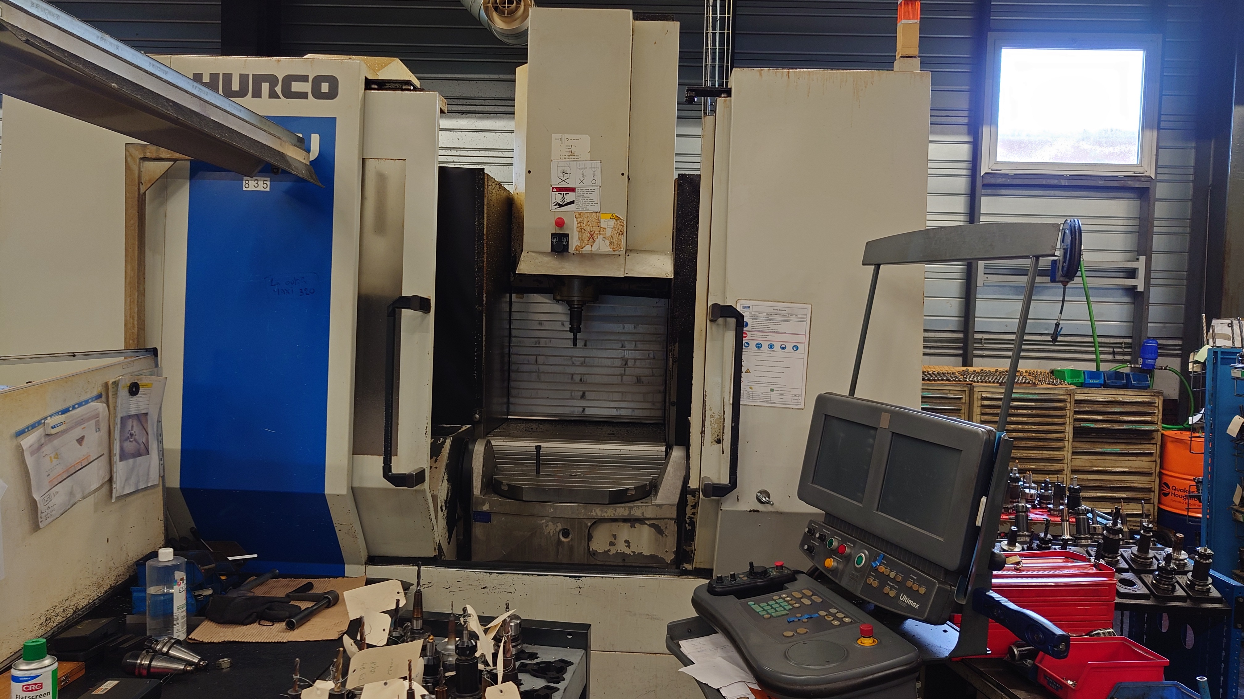 Centre d'usinage 5 axes Hurco VXTU