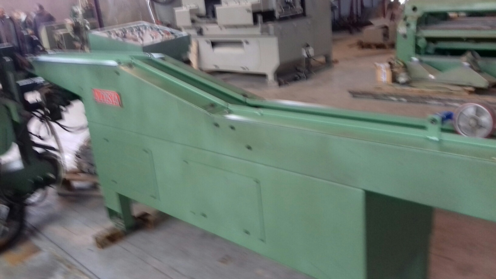 Ligne automatique reconditionnée pour la production de parquet massif Usine A-Costa Mistral