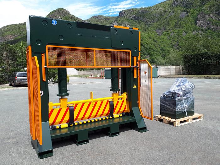 Machine pour le plastique GERMANPLAST SRL GUILLOTINE REEL SLITTER