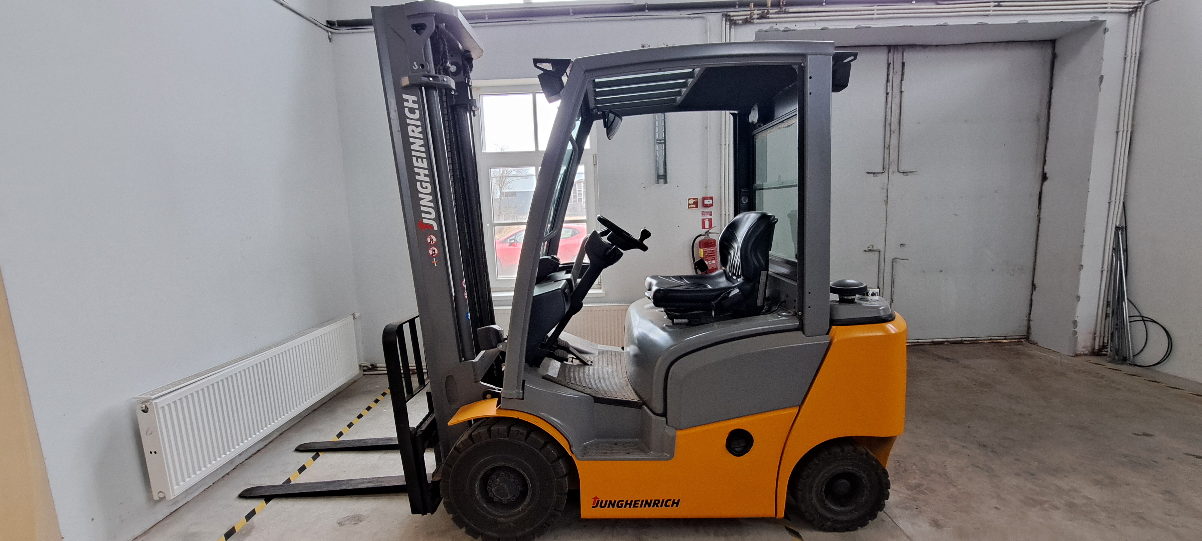 Chariot élévateur diesel Jungheinrich DFG 320