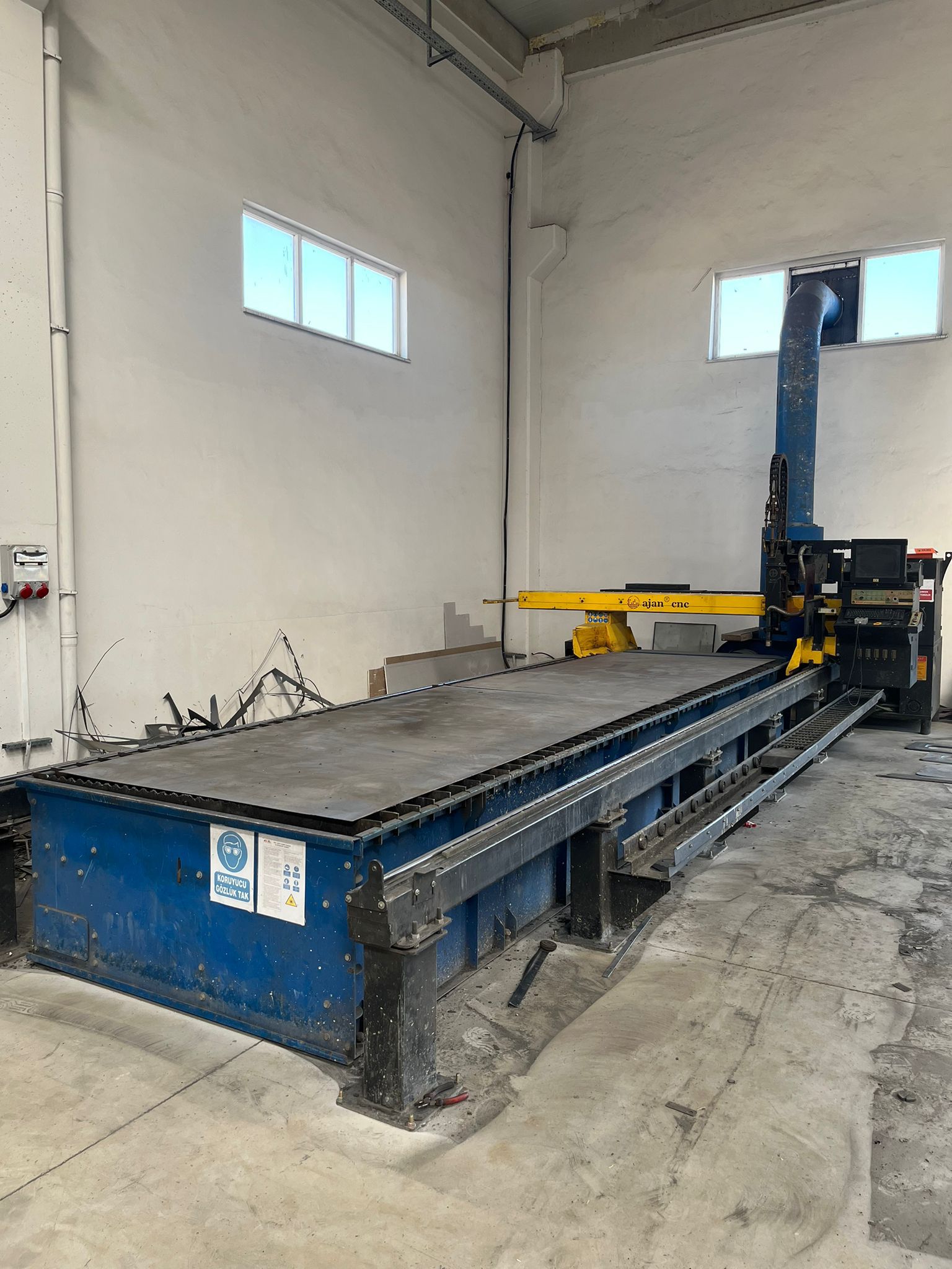 Machine de découpe plasma / gaz Ajan 1500 mm x 6000 mm