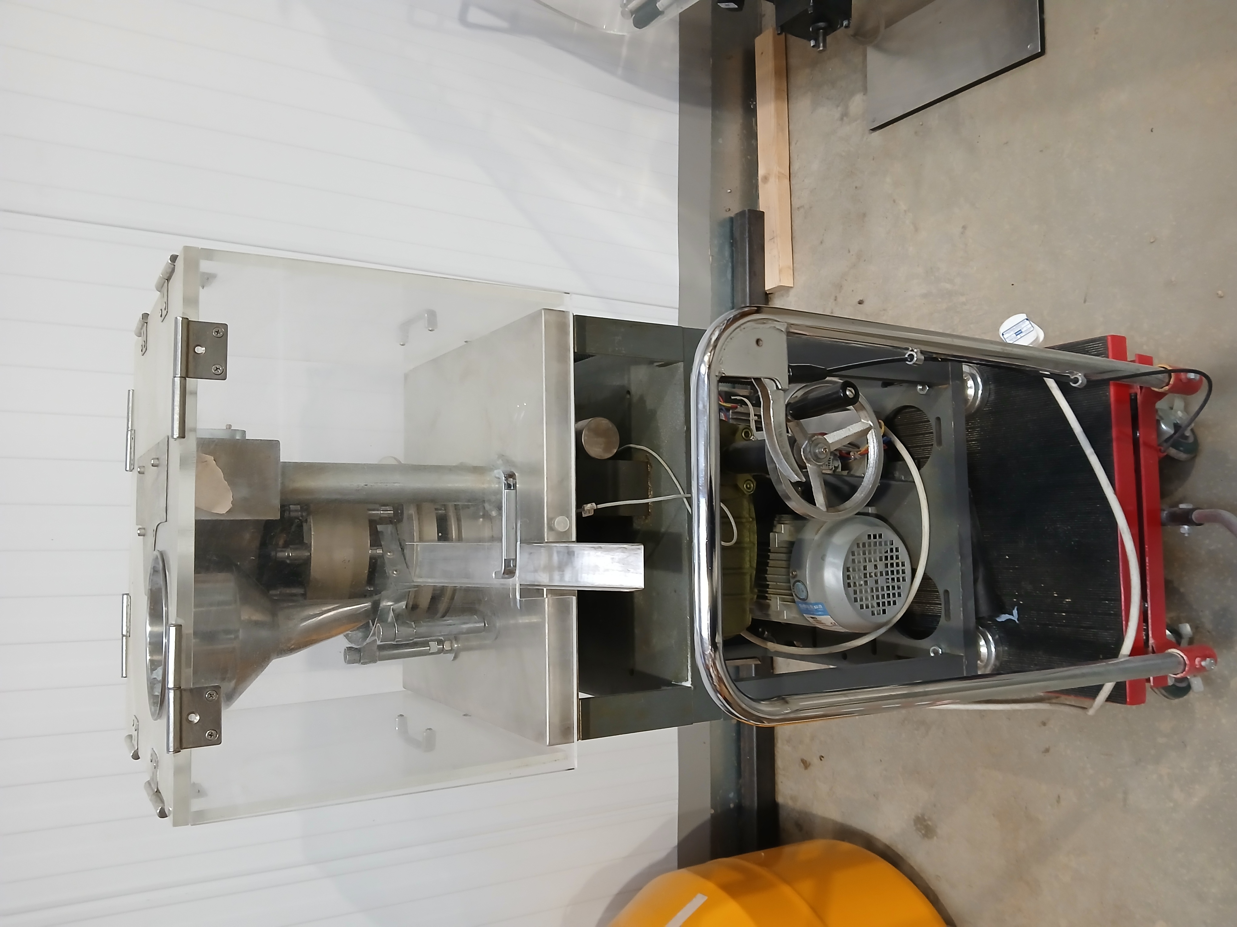 Presse à comprimés rotative LFA RTP9