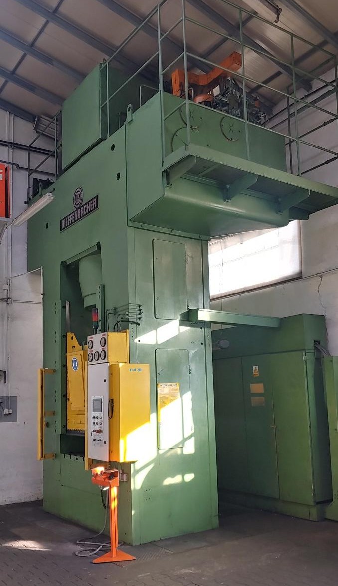 Presse hydraulique Dieffenbacher PO-F 1250 A