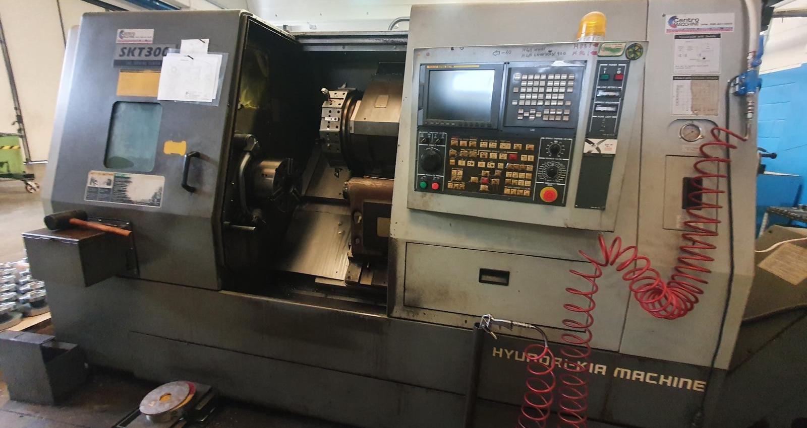 Tour cnc avec outils fixes KIA SKT 300 d'occasion