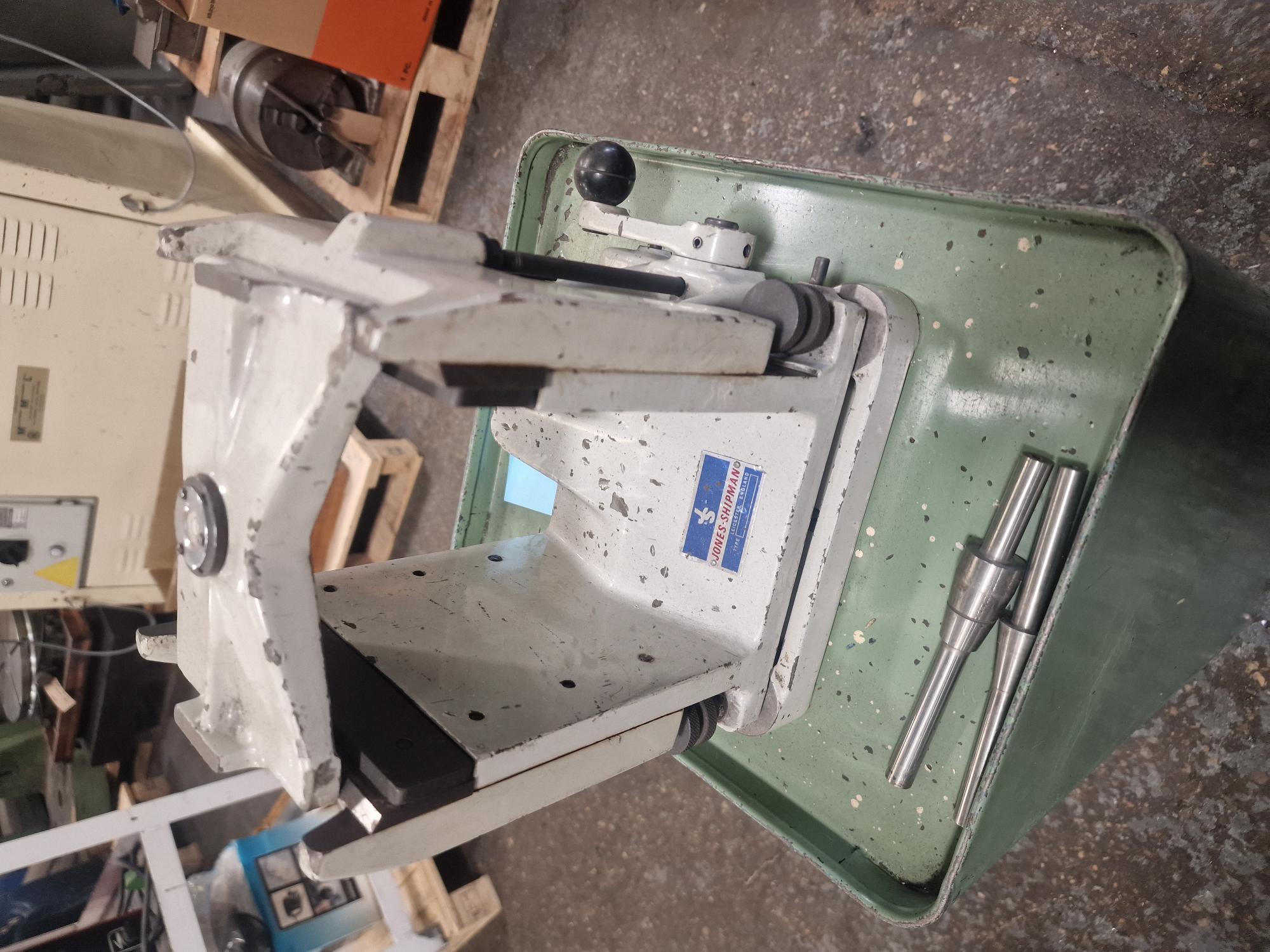 Machine-outil JONES & SHIPMAN WHEEL BALANCER