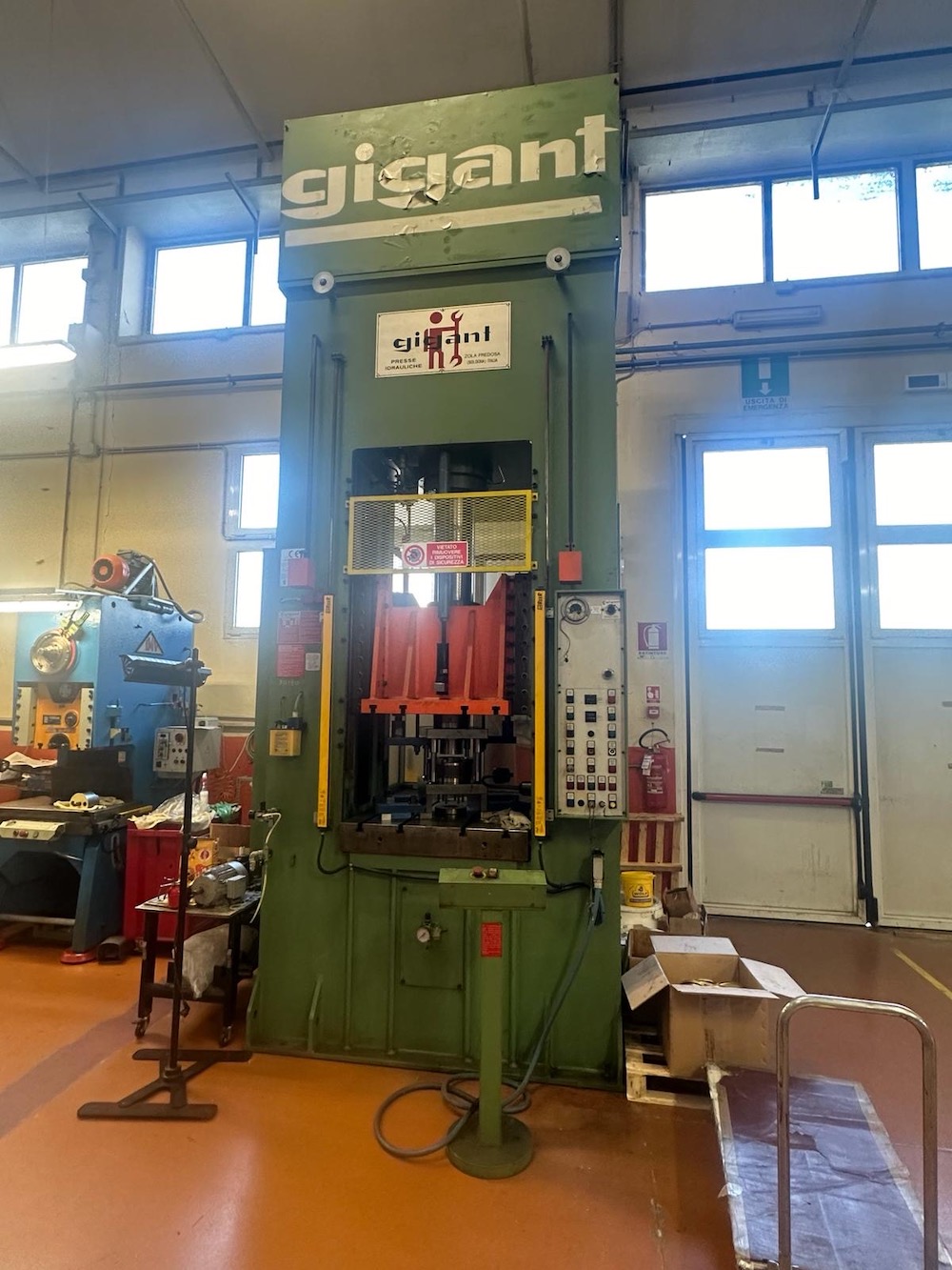 Presse mécanique GIGANT G2-100/1 EXPORT