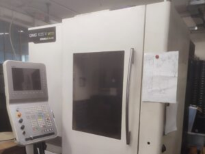 Centre d'usinage vertical DMG 635 V d'occasion