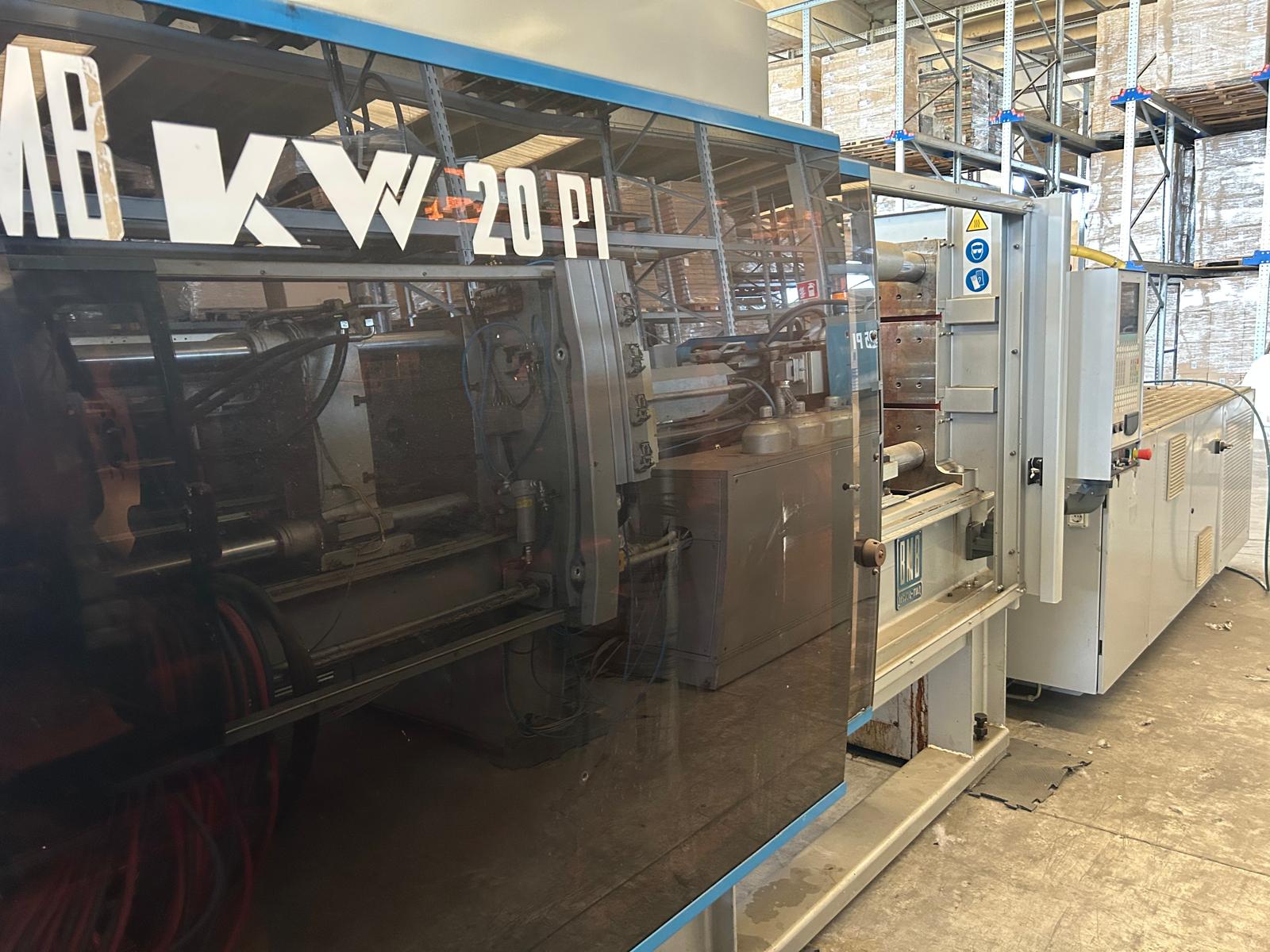 Presse à injecter BMB KW20PI/700 200 TON