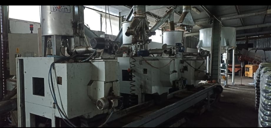 Usine de pellets complète avec 3 machines, nouvelle ensacheuse, bandes et tapis + silo externe et séchoir. NOVAPELLET 00