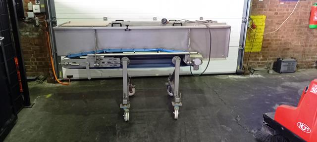 Scie à ruban pour le bois Lang Transportband ca 2 m lang, ca 350 mm Bandbreite , Leistung: von 0 bis 0